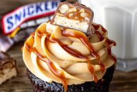 Ultimate Snickers Cupcakes