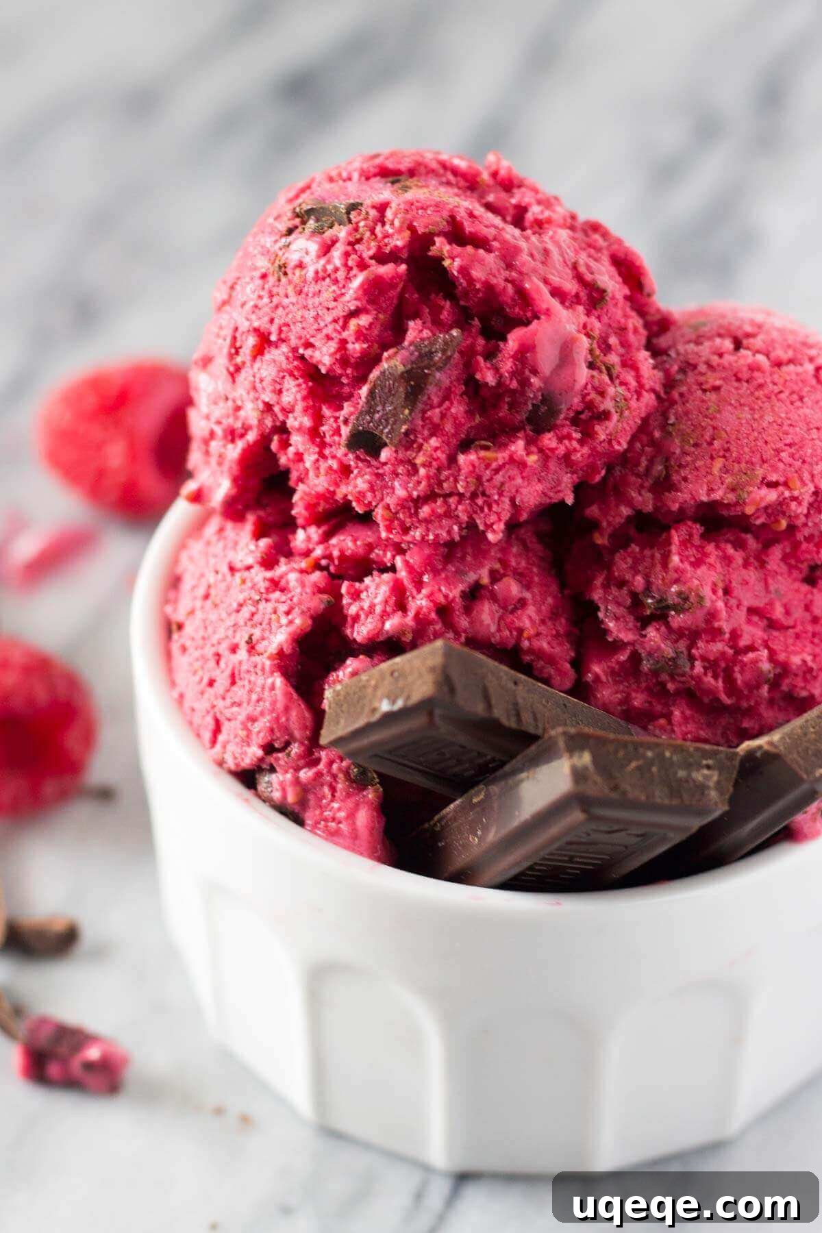 Decadent Dark Chocolate Raspberry Freeze 2 Cold, creamy Dark Chocolate Raspberry Frozen Yogurt. With no refined sugars & made without an ice cream maker, this no-churn frozen yogurt is the perfect way to cool off!