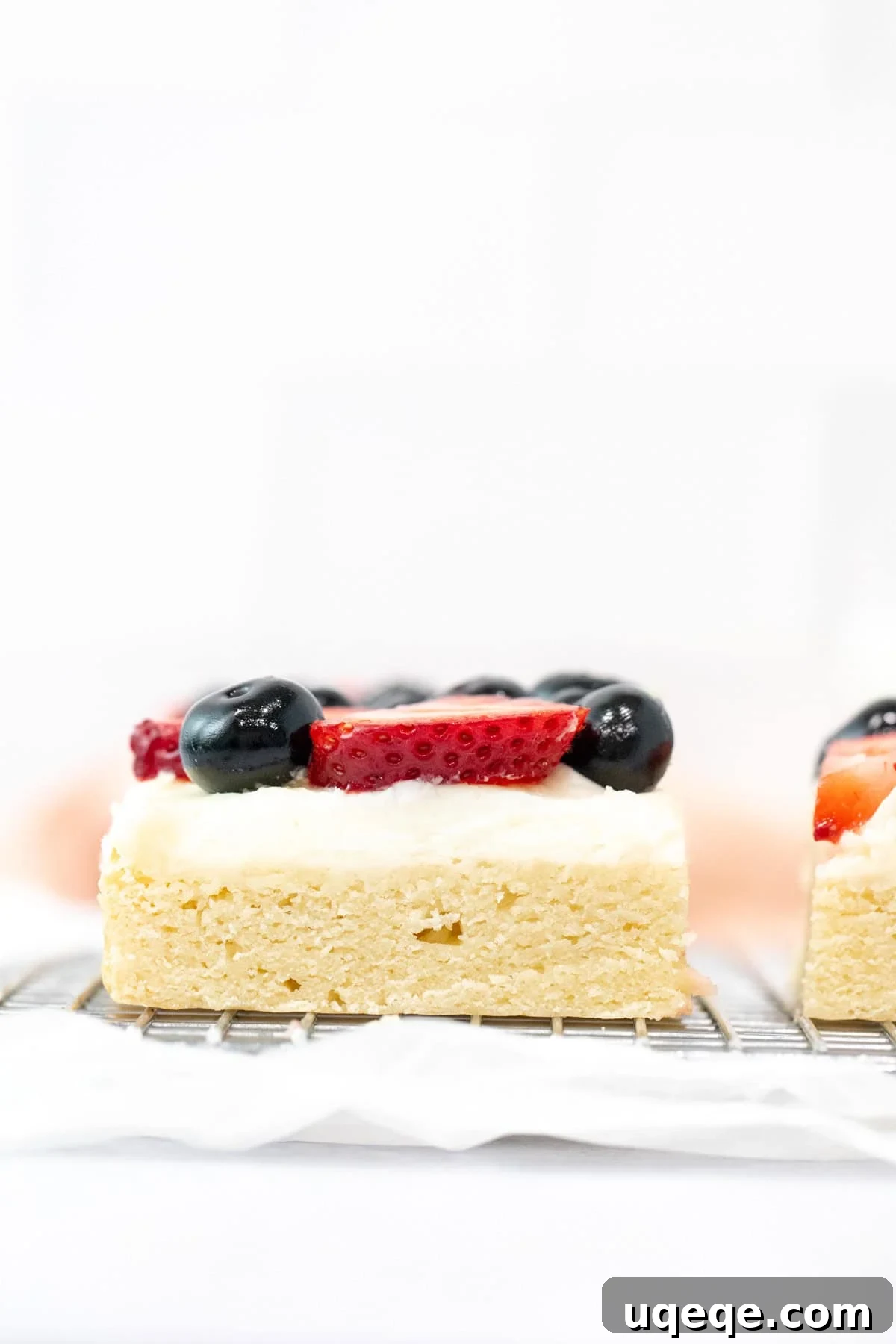 Sugar cookie bar with berries on top
